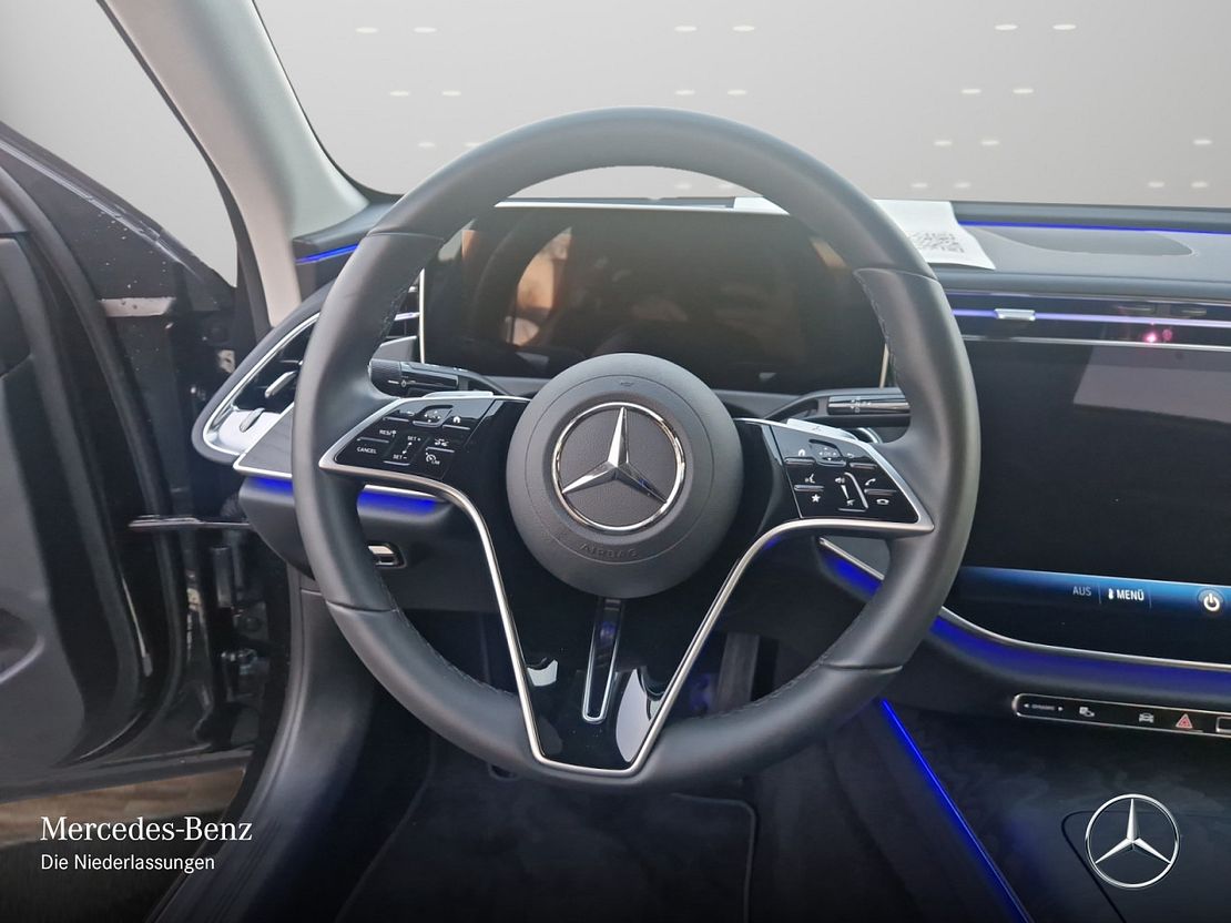 Mercedes-Benz E 200 AVANTGARDE Sedan