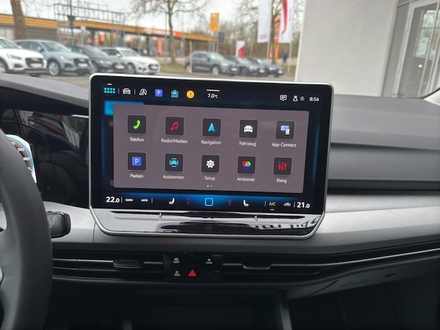 Volkswagen Golf Life Plus