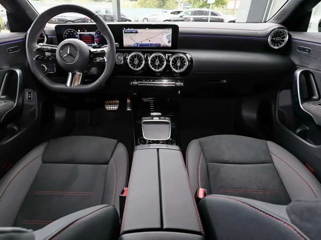 Mercedes-Benz CLA 200 AMG Line Coupé