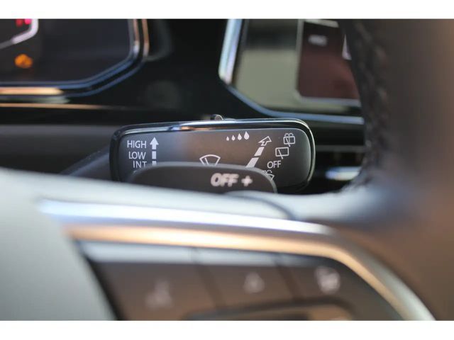 Volkswagen T-Roc IQ.Drive R-Line