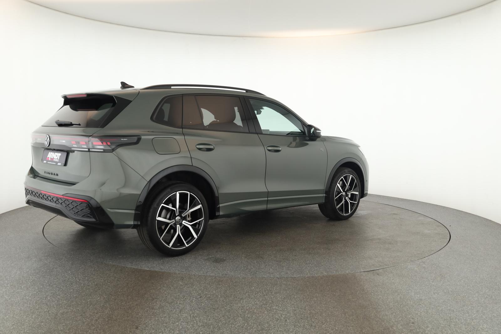 Volkswagen Tiguan 2.0 TSI DSG IQ.Drive R-Line