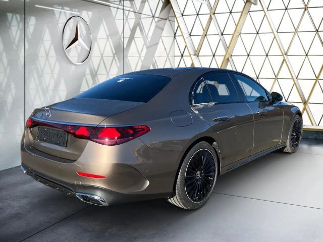 Mercedes-Benz E 200 AMG Line Sedan