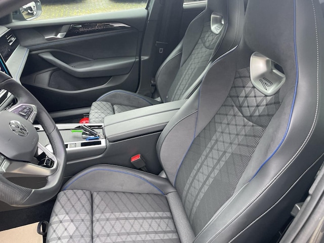 Volkswagen Passat DSG R-Line