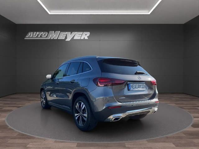 Mercedes-Benz GLA 180 Progressive