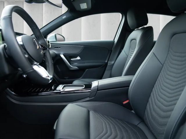 Mercedes-Benz A 180 Hatchback Progressive