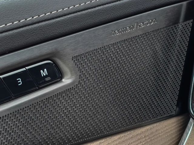 Volvo XC90 Dark Ultra