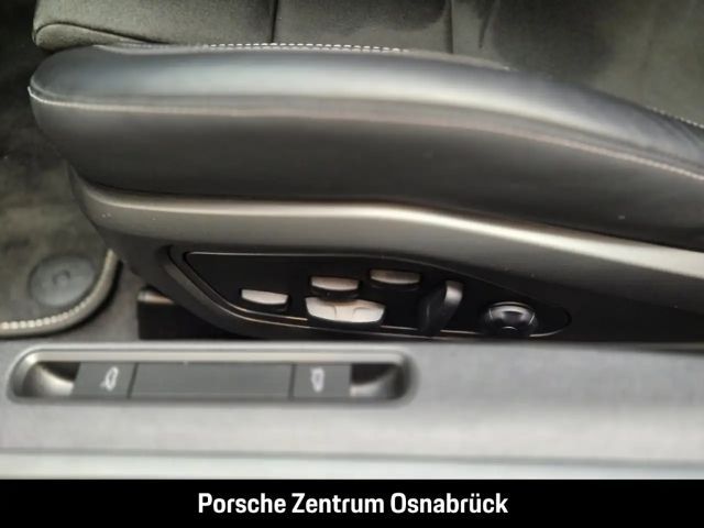 Porsche 992 4 Coupé GTS Targa