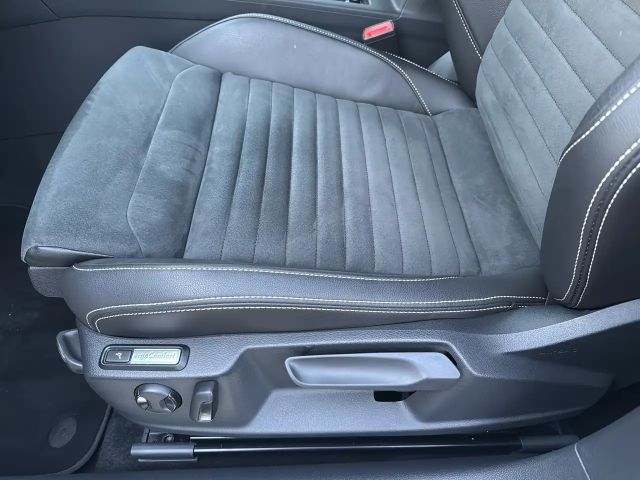 Volkswagen Passat GTE Variant