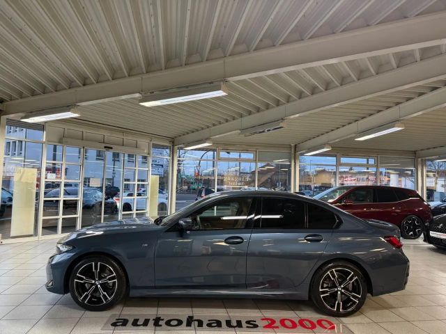 BMW 320 320i M-Sport Sedan