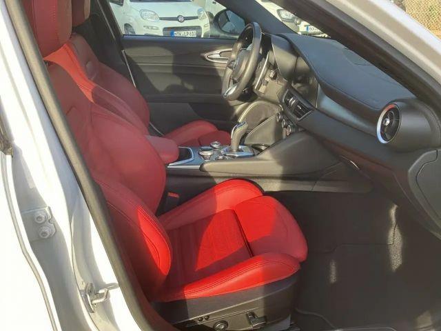 Alfa Romeo Giulia Q4 Turbo Veloce