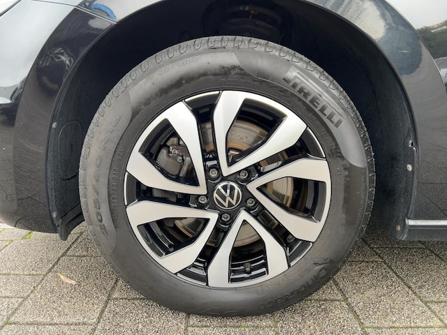 Volkswagen Touran 1.5 TSI DSG
