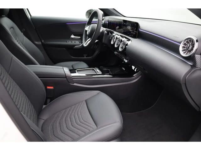 Mercedes-Benz A 180 Limo Night Distronic KeyGO Ambi Standhzg