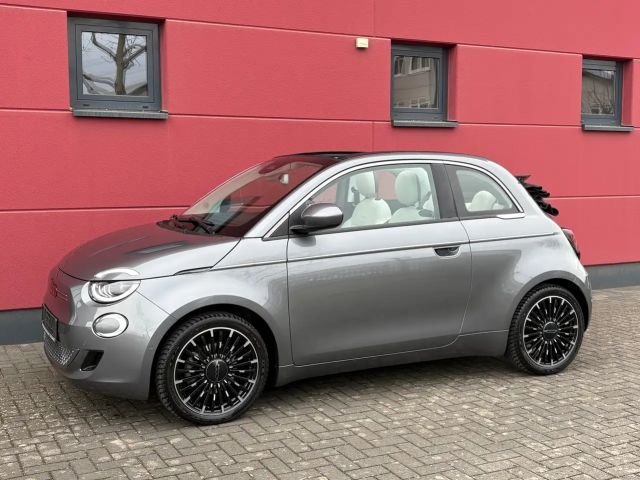 Fiat 500e La Prima