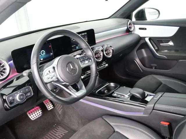 Mercedes-Benz A 250 A 250 e AMG Line