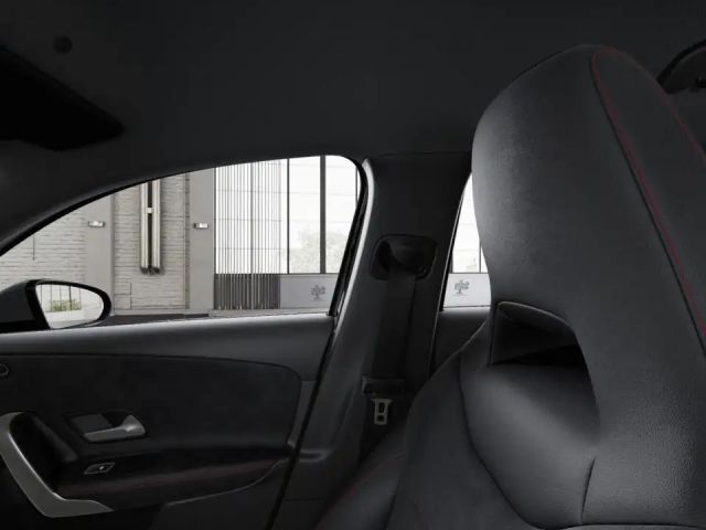 Mercedes-Benz A 200 A 200 d AMG Line