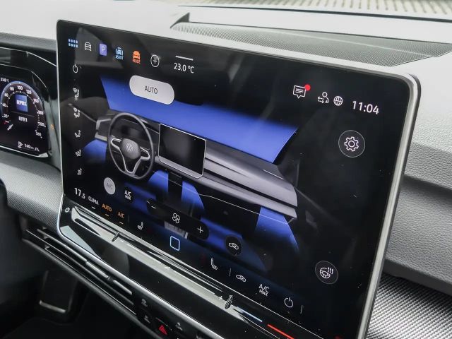 Volkswagen Golf 1.5 eTSI DSG Golf VIII R-Line