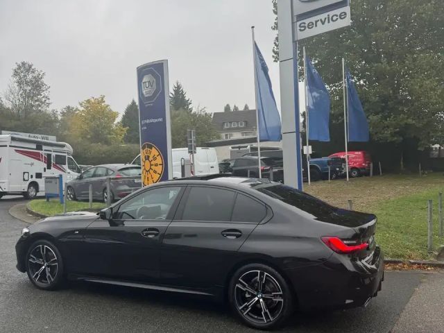 BMW 320 320d M-Sport Sedan