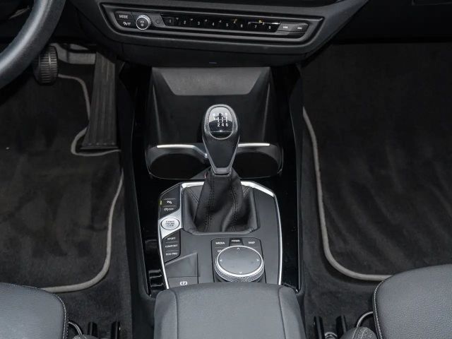 BMW 118 118i Sedan Sport Line