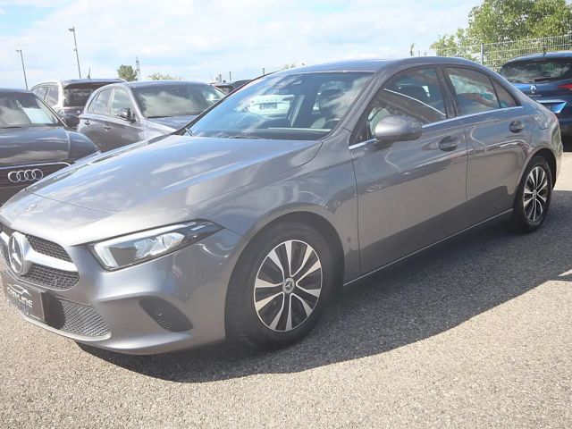 Mercedes-Benz A 180 A 180 d