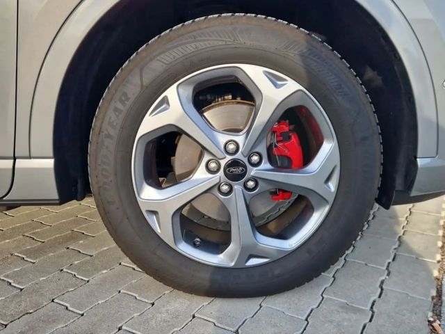 Ford Kuga Plug in Hybrid ST Line X