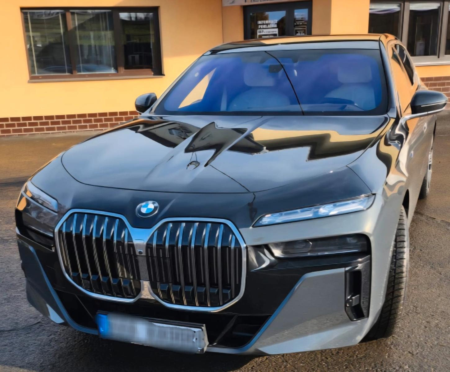 BMW 740 740d M-Sport Sedan xDrive