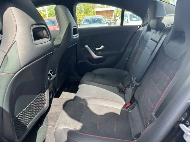 Mercedes-Benz CLA 200 AMG Line Coupé