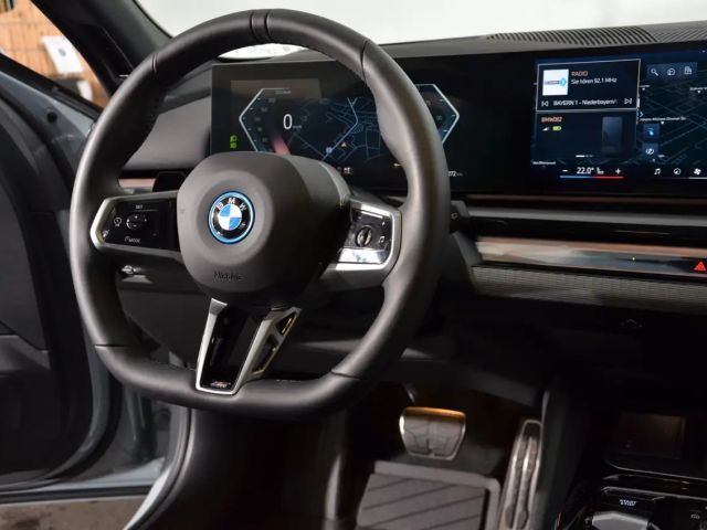 BMW i5 eDrive40