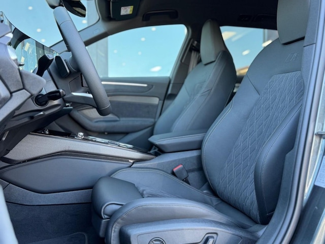 Audi A6 Avant Quattro S-Tronic