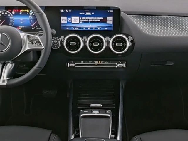 Mercedes-Benz B 200 Progressive Sedan