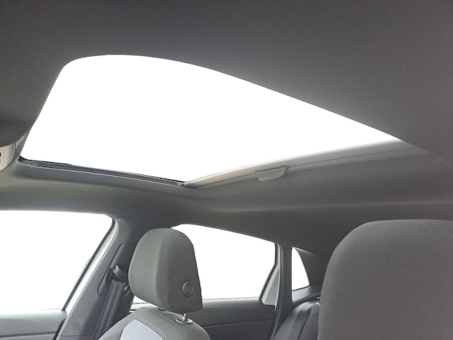 Volkswagen Polo 1.0 TSI DSG R-Line