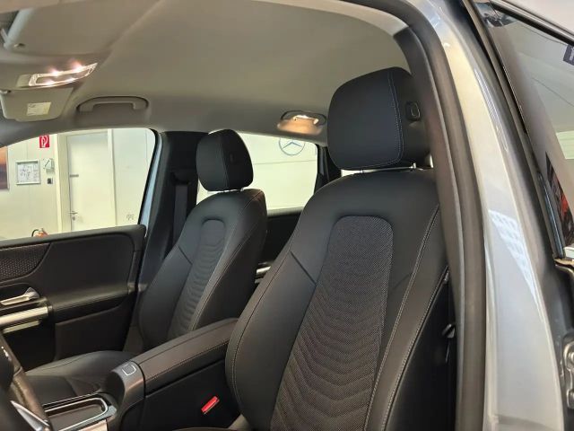 Mercedes-Benz B 180 Progressive Sedan