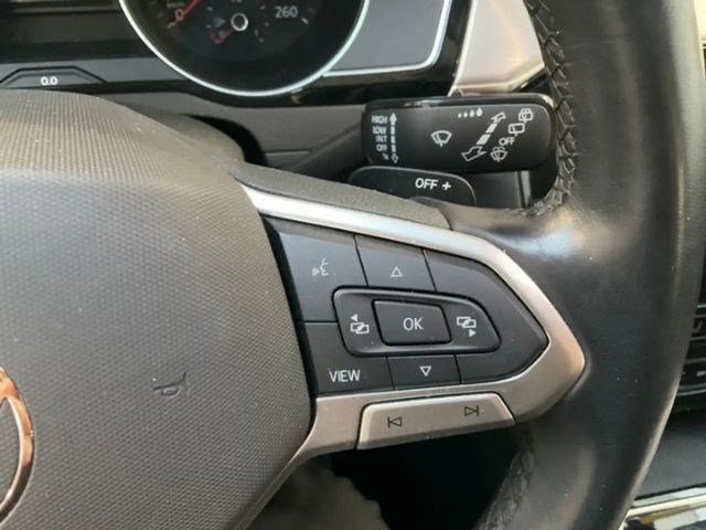 Volkswagen Passat 1.5 TSI Elegance Elegance