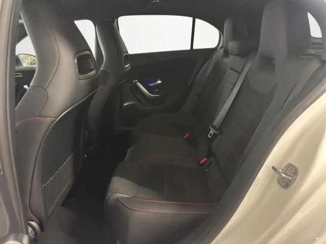 Mercedes-Benz A 180 AMG Line