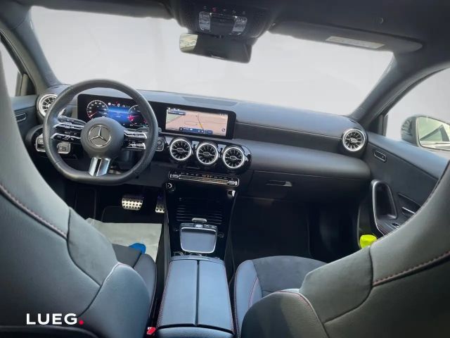 Mercedes-Benz A 200 AMG Line