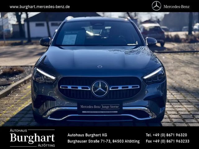 Mercedes-Benz GLA 200 Progressive