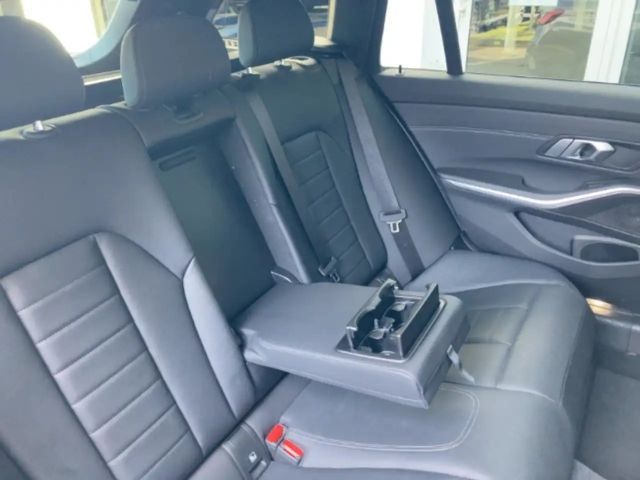 BMW 330 330e M-Sport Touring xDrive