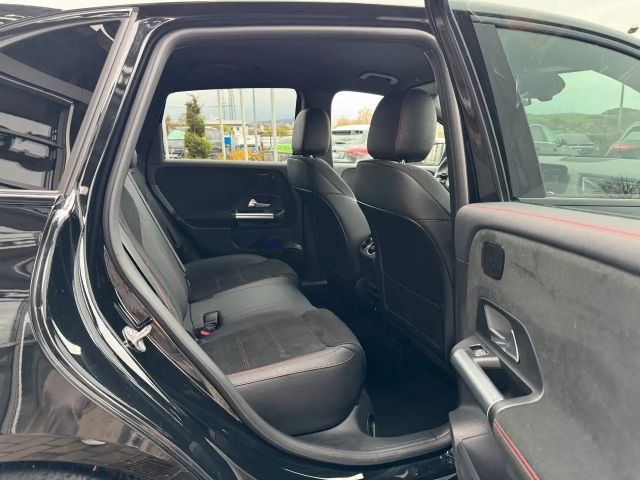 Mercedes-Benz B 200 AMG Line Sedan