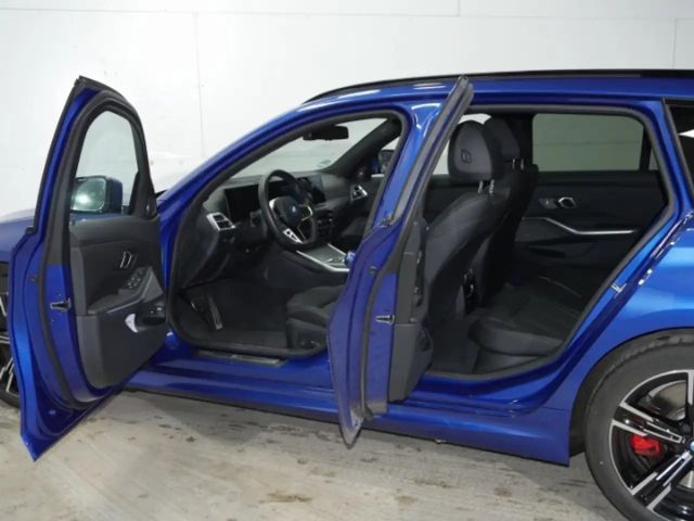 BMW 330 330e M-Sport xDrive