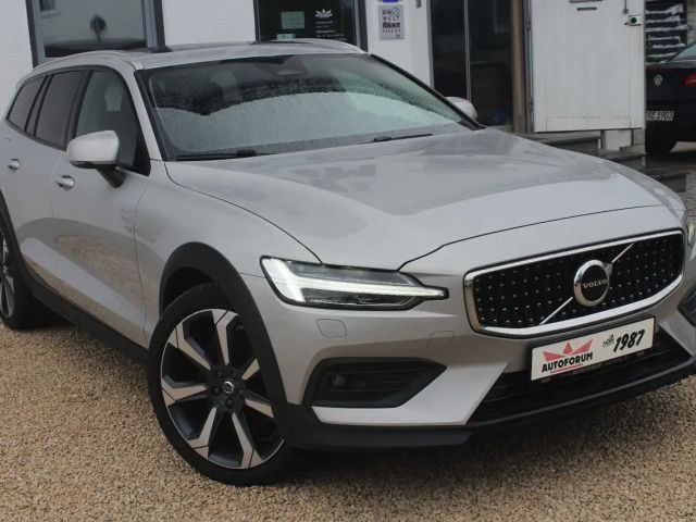 Volvo V60 Cross Country Plus