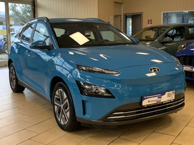 Hyundai Kona Select