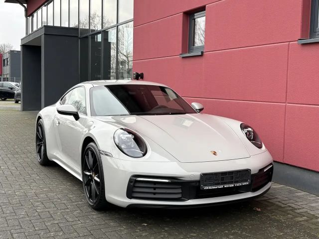 Porsche 911 992 Carrera Coupé