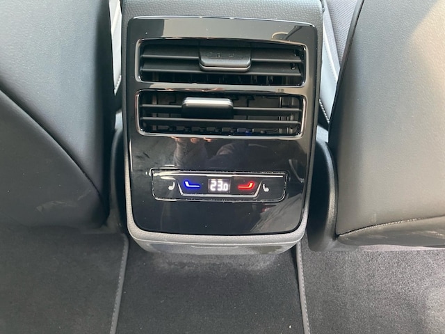 Volkswagen ID.7 286PS NP.75T ACC.5J-G.WÄRMEPUMPE.AHK.AREA-VIEW.NAVI.HARMAN.HUD.PANO