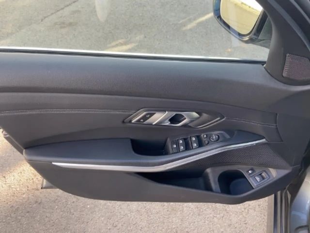 BMW 320 320e Touring xDrive