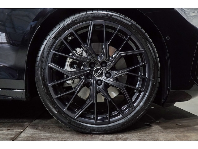 Audi A6 Avant Quattro S-Tronic