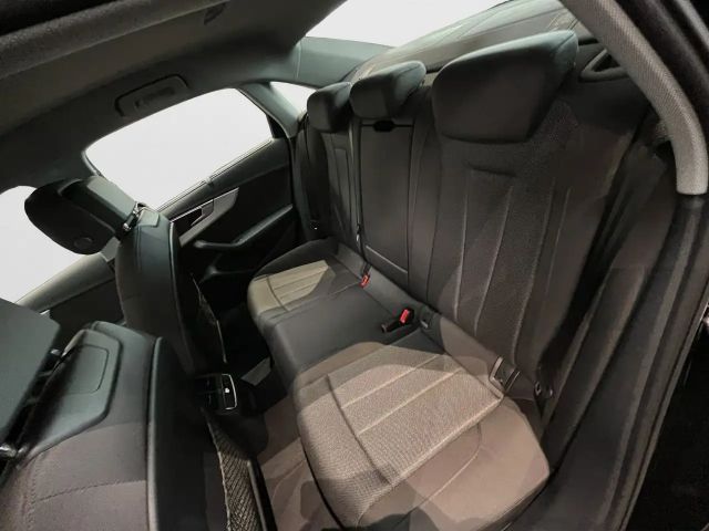 Audi A4 35 TFSI S-Tronic Sedan