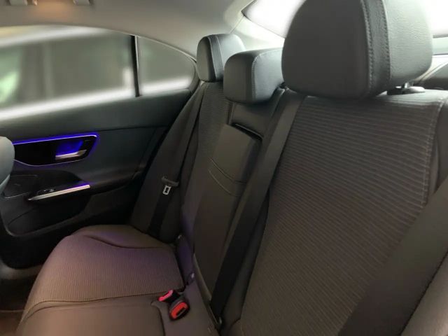 Mercedes-Benz C 200 AVANTGARDE Sedan