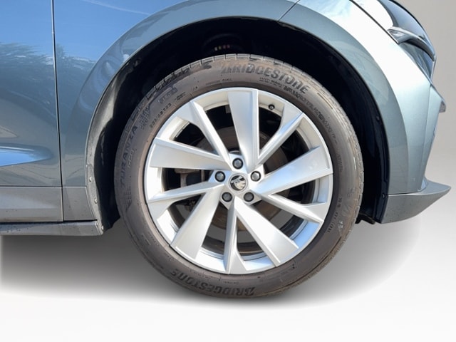 Skoda Enyaq iV60 Lodge, pACC, 20" Alu, Navi, LED