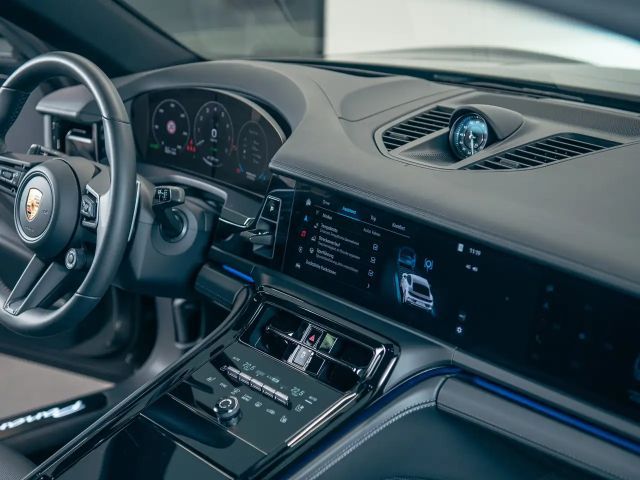 Porsche Panamera 4 E-Hybrid