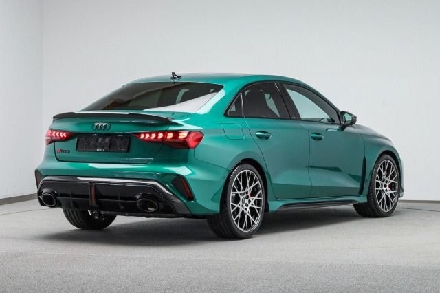 Audi RS3 Quattro S-Tronic Sedan