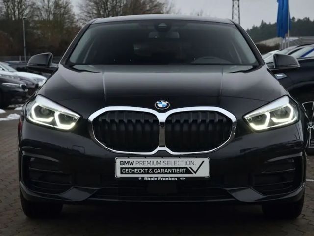 BMW 118 118i Sedan Sport Line